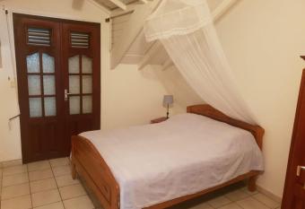 LE ZAGOUTI has Balcony rooms