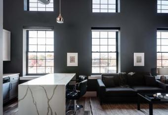 Luxe LF Square 2BR with Rooftop by Zencity has Balcony rooms