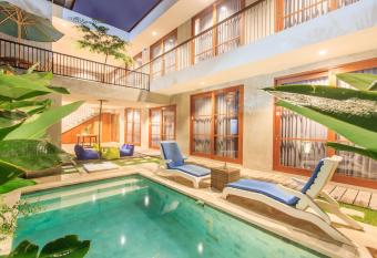 The jero 18 kuta guest house has Balcony rooms