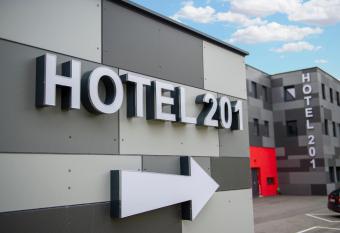 Hotel L201 - 24h self-check in allows 18 year olds to book a room