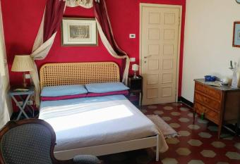 Cozy apartment in Palazzo Malaspina has Balcony rooms