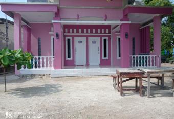 Homestay safari pulau tidung has Balcony rooms