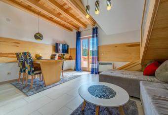 Krila Zlatibora has Balcony rooms