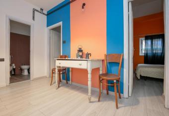 La casa di Marta allows 18 year olds to book a room