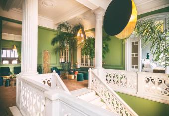 Aristide Hotel allows 18 year olds to book a room