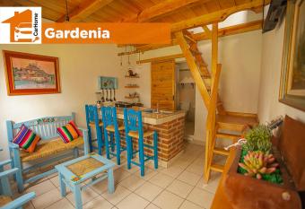 Villas Las Glorias c  ntricas amplio jard  n has Balcony rooms