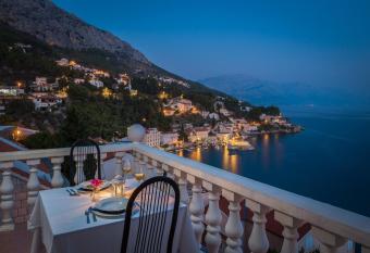Family Beach Rooms has Balcony rooms