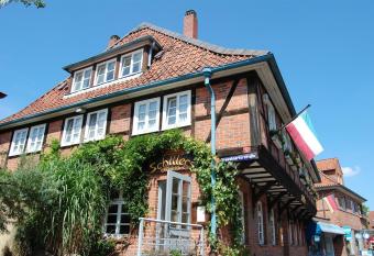 Schillers Stadthaus has Balcony rooms
