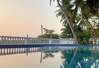 Rendezvous Place- Luxurious apartment allows 18 year olds to book a room