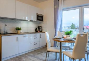 VacationClub     5 M  rz Siano    ty Apartament 1G/16 allows 18 year olds to book a room