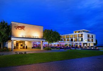 Schlosshotel Kassel has Balcony rooms