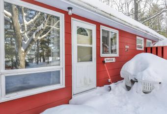 Roadside Duplex has Balcony rooms