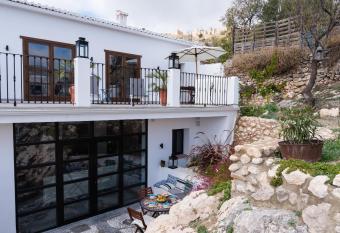 Casa Higueras allows 18 year olds to book a room