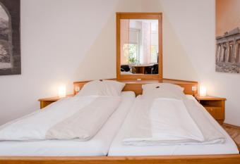 Hotel Handelshof allows 18 year olds to book a room