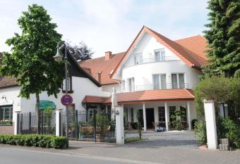 Isselhorster Landhaus has Balcony rooms