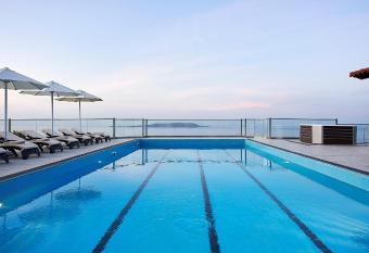 Villa Ada has rooms with a private hot tub