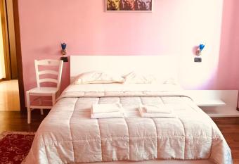 Appartamento Francesca allows 18 year olds to book a room