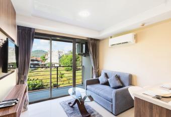 Nai Harn NBC Condo by Nataly has Balcony rooms