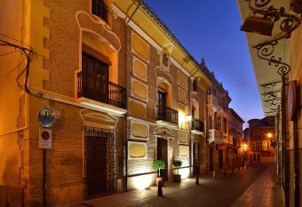 La Casa de los Coy has Balcony rooms