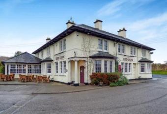 The Red Lion Hotel allows 18 year olds to book a room
