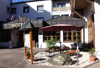 Hotel-Restaurant Zum Schwalbennest has Balcony rooms