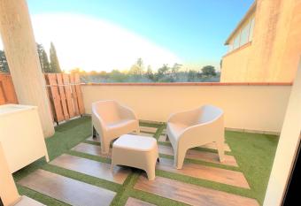 Attico Petrelli has rooms with a private hot tub