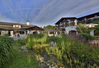 Alpenhof Murnau has Balcony rooms