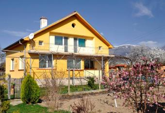               .                 ,                                   . has Balcony rooms