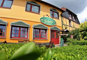 Landhaus Schulze - Ihr hundefreundliches Hotel im Harz allows 18 year olds to book a room