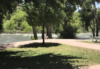 Kern Riverview Inn has Balcony rooms