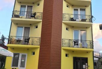 Villa Ureki has Balcony rooms