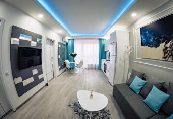 TurcoazLux apartments has Balcony rooms