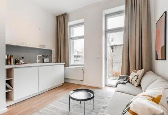 limehome Zwickau Gro  e Biergasse allows 18 year olds to book a room