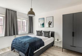 limehome Zwickau Dr Friedrichs-Ring allows 18 year olds to book a room