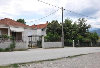 Vila Vasi-   odern maisonette view Meteora has Balcony rooms