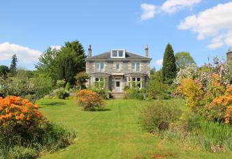 Rosebank allows 18 year olds to book a room