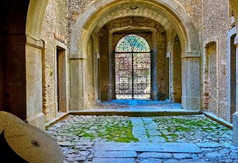 Palazzo Falletti has Balcony rooms