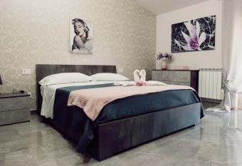 La Punta has Balcony rooms