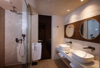 Chania Flair Boutique Hotel, Tapestry Collection by Hilton allows 18 year olds to book a room