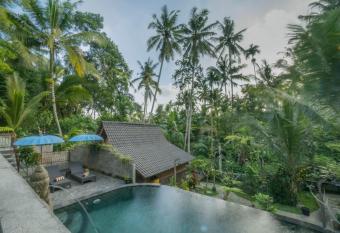 Sweet Orange Pondok allows 18 year olds to book a room