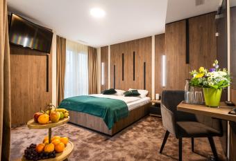 The Gate Boutique Hotel Z  rich has Balcony rooms