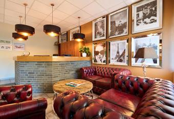 Hotel Stadt Grevenbroich allows 18 year olds to book a room