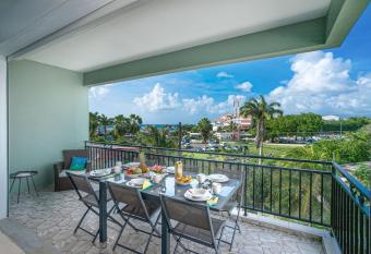 Appartement de 3 chambres a Les Trois Ilets a 50 m de la plage avec vue sur la mer terrasse et wifi has Balcony rooms