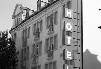 Hotel Union allows 18 year olds to book a room