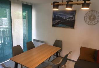 Appartement Solf  rino allows 18 year olds to book a room