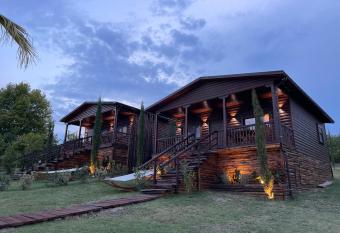 Luxury Wooden Villas allows 18 year olds to book a room