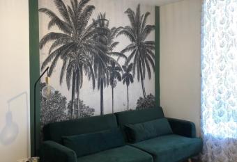 Les Palmiers de Gruissan, T2, Vue Port ! has Balcony rooms