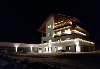 Sprungschanze Haus has Balcony rooms