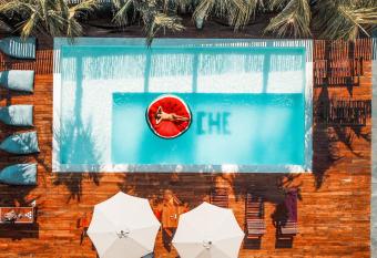 Che Bacalar Hostel & Bar Adults Only allows 18 year olds to book a room