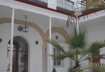 Apartamento en el centro allows 18 year olds to book a room